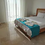 Holly Villa *