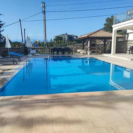Holly Villa *