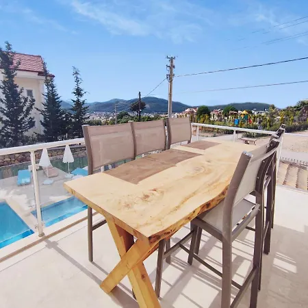 Villa Holly